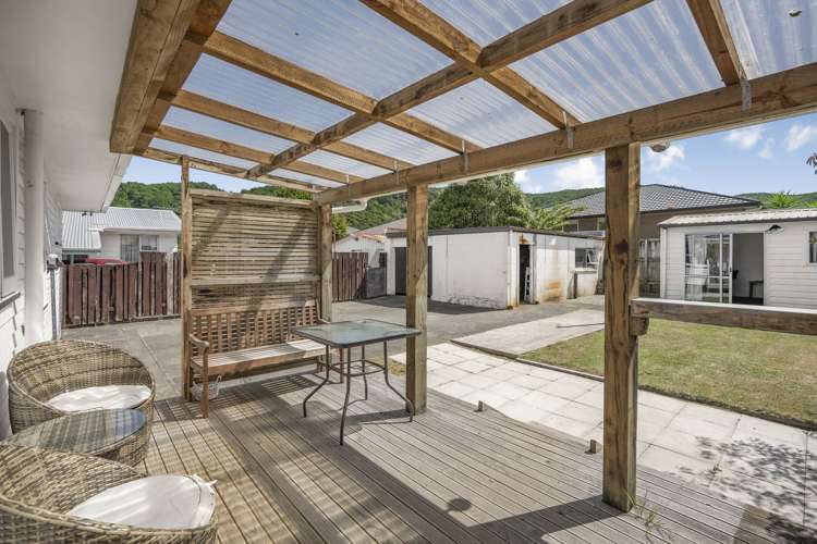 6 Manutuke Street Wainuiomata_16