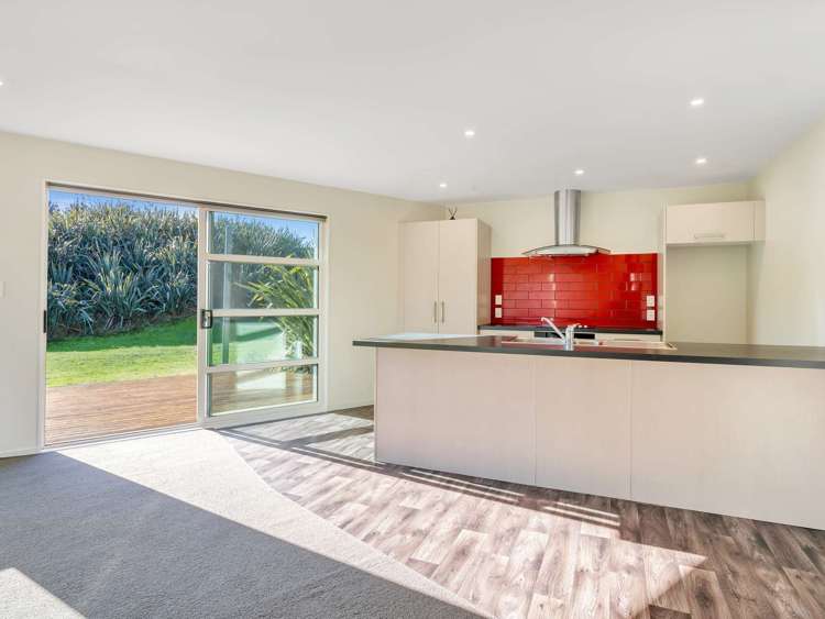 3 Mowhia Grove Waitarere Beach_8