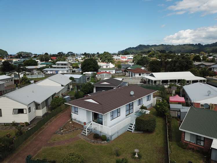 126 Charleston Avenue Whangamata_5