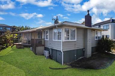 53 Burbank Avenue_1