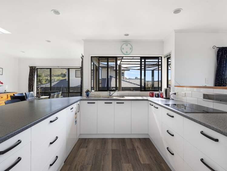 84 Churchill Drive Taradale_18