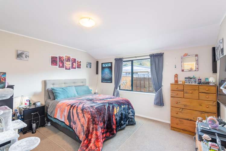 1/4 Ipswich Grove Wainuiomata_6