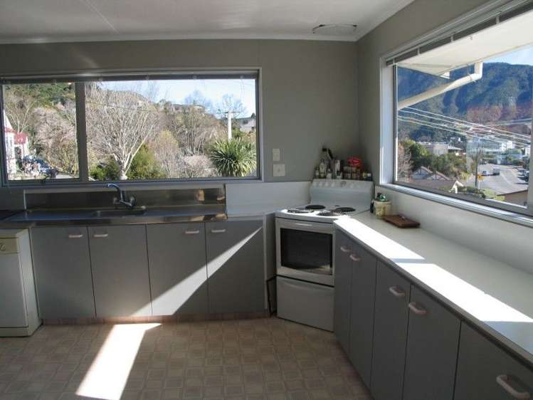 4a Rutland Street Picton_13