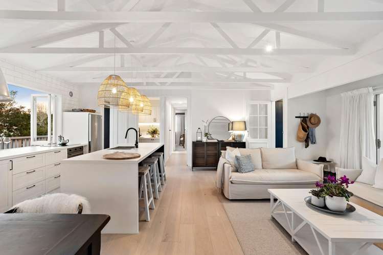 89a Fairclough Road Beach Haven_11