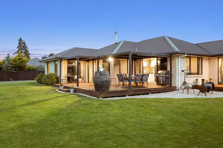 33 Birchwood Avenue Burleigh_29