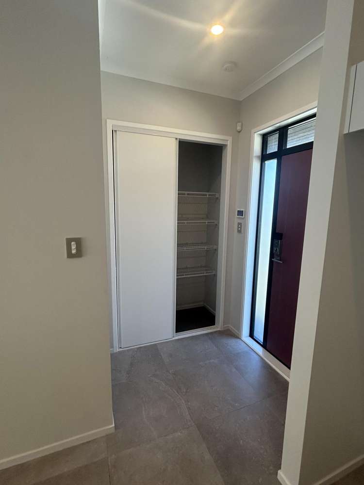 137 Bonair Crescent Silverdale_7
