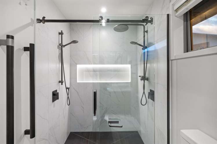 42 Myles Way Lower Shotover_14