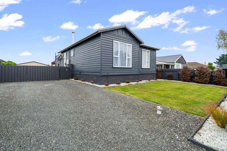 22 Coronation Street Strathern_19