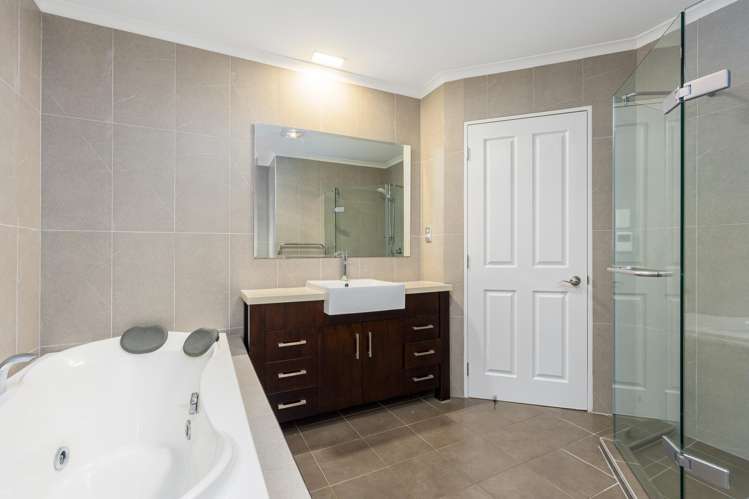 228 Alec Craig Way Gulf Harbour_21