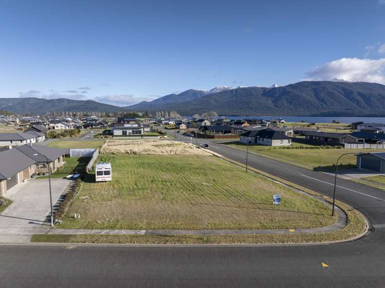31 South Arm Drive_1