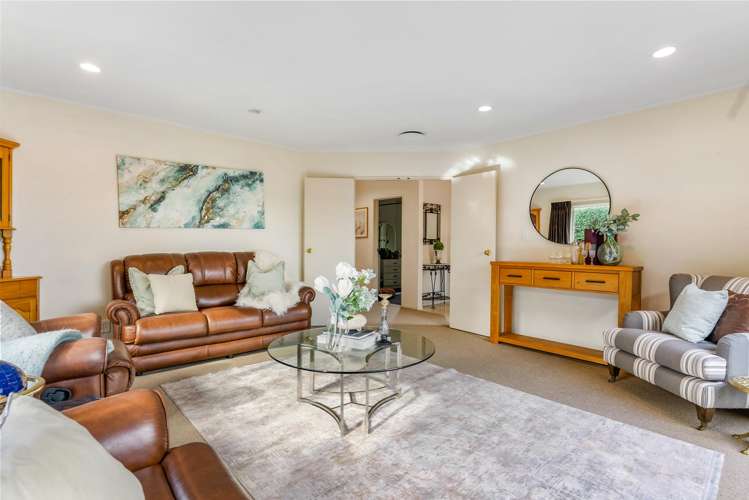 41 Headcorn Place Botany Downs_1