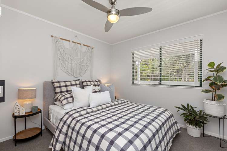 1 Lily Street Raglan_26