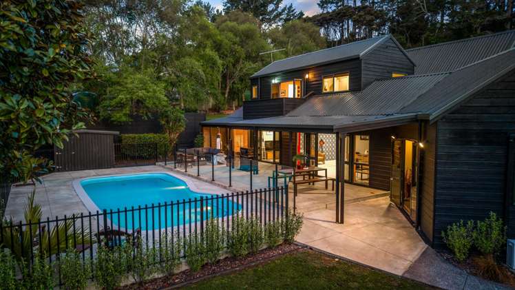 7 Attwood Road Paremoremo_31