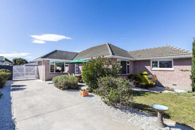 347 Breezes Road Aranui_1
