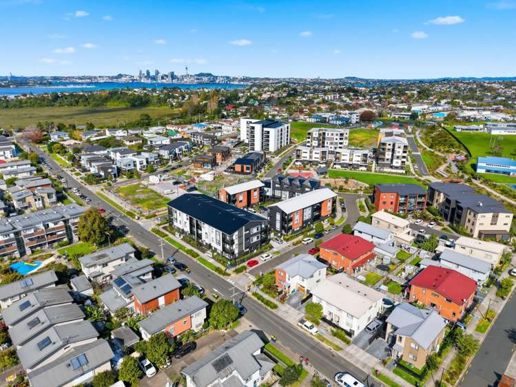 G01/3 Tiakina Road Northcote_11