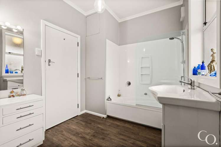 904 Frederick Street West Mahora_21