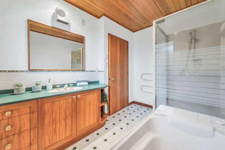 8 Bridge Street Southbridge_19