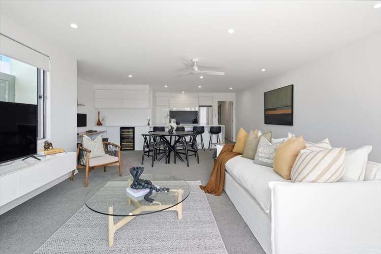 2/135 Marine Parade Mount Maunganui_8