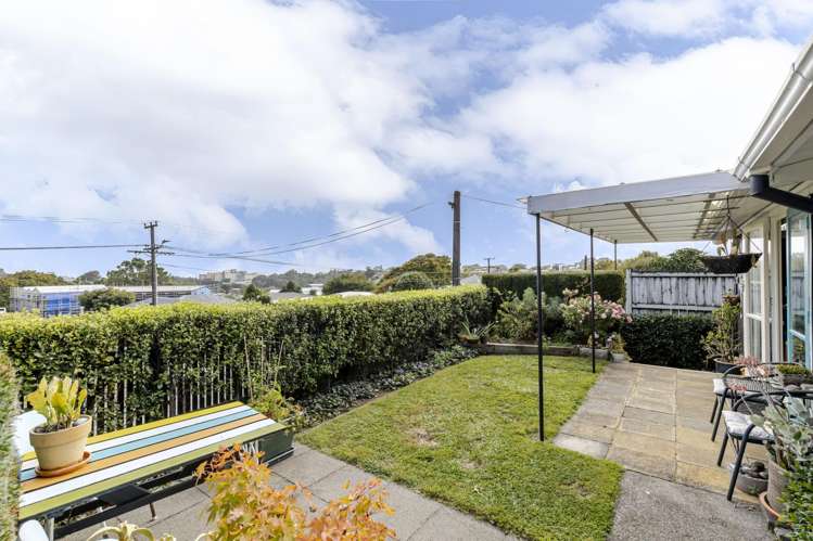 189 Tukapa Street Westown_22