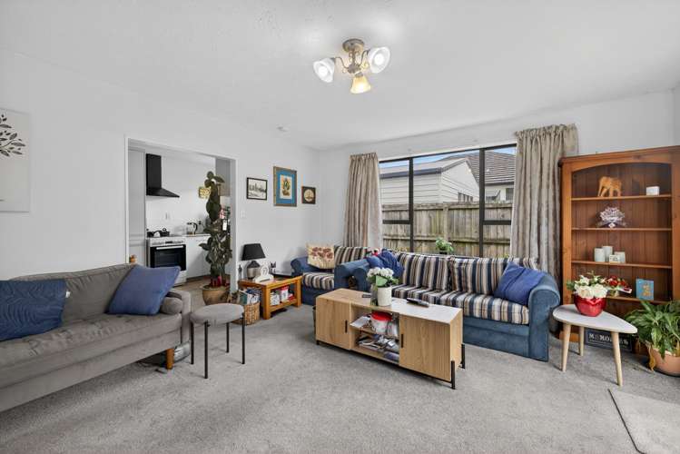 2/63 Waratah Street_3