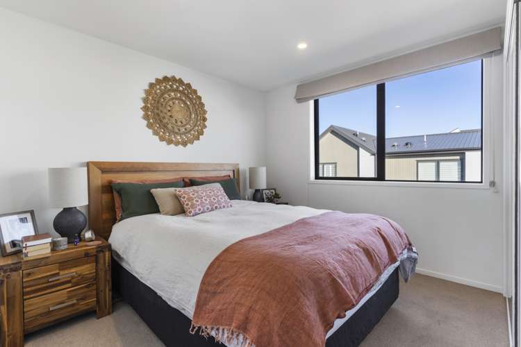 2/5 Paketai Lane Beachlands_12