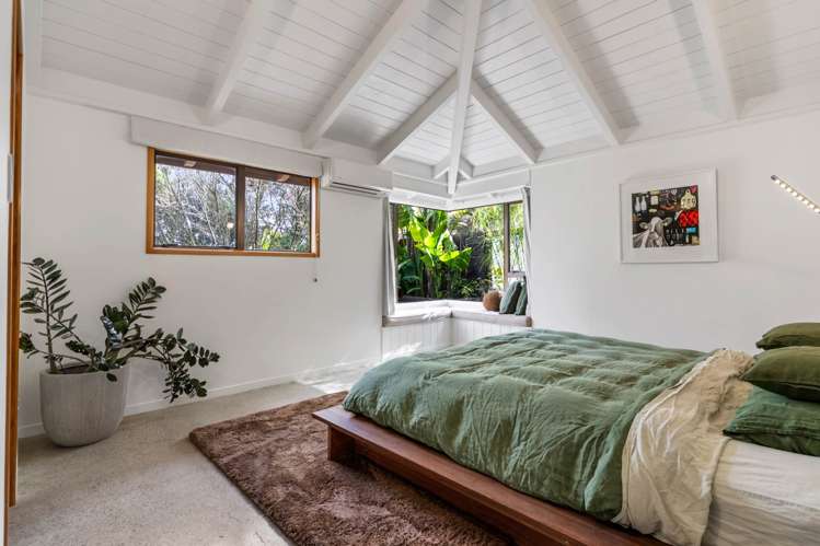 7 Happeace Lane Titirangi_21