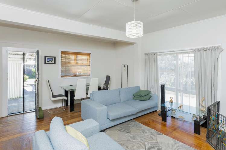 19 Scott Street Elgin_13