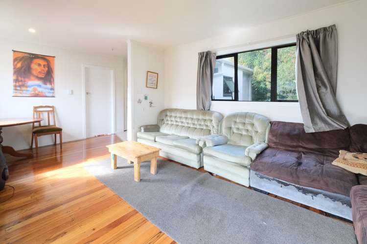 6 Kirrie Avenue Te Atatu South_9