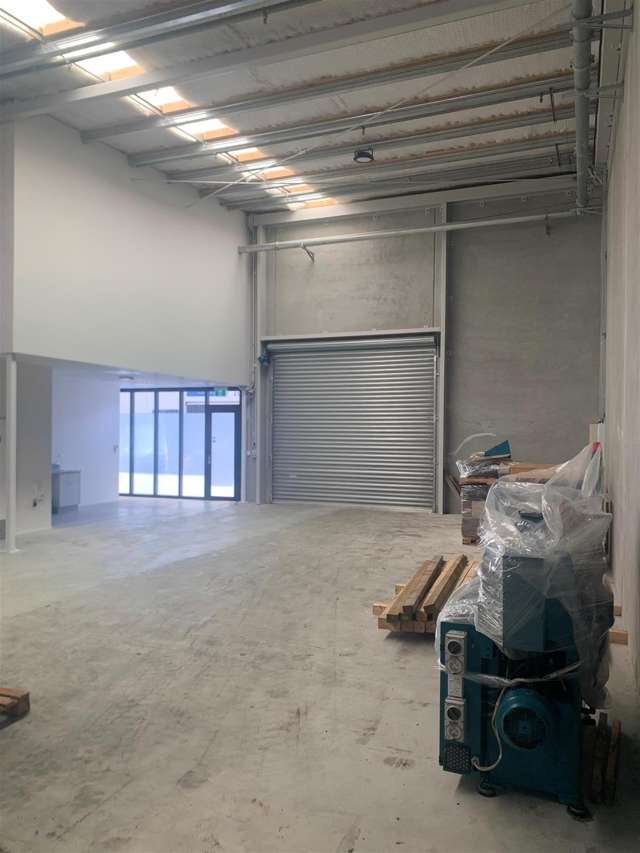 Container Friendly 244sqm Warehouse