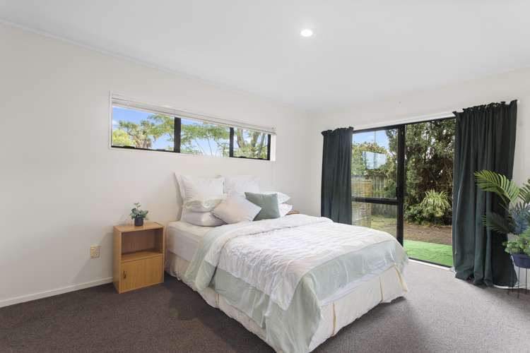 2/20 Marbeth Court Botany Downs_13