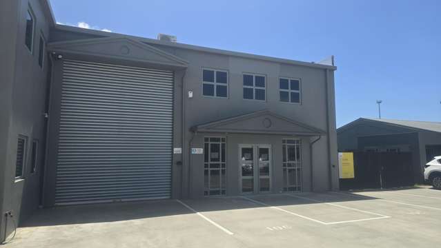 Convenient Industrial Warehouse Unit