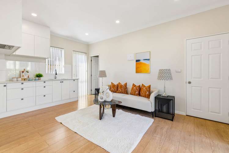11 Calcite Avenue Flat Bush_9