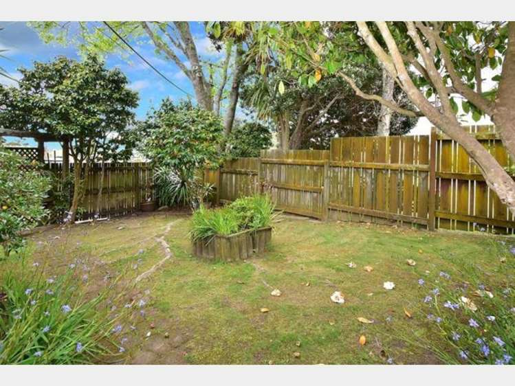 1/214 Sunnynook Road Totara Vale_9