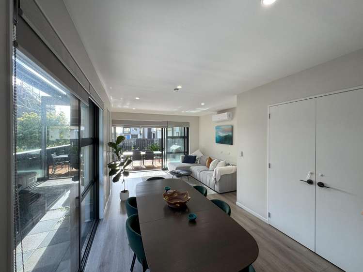 40 Glidepath Road Hobsonville_3