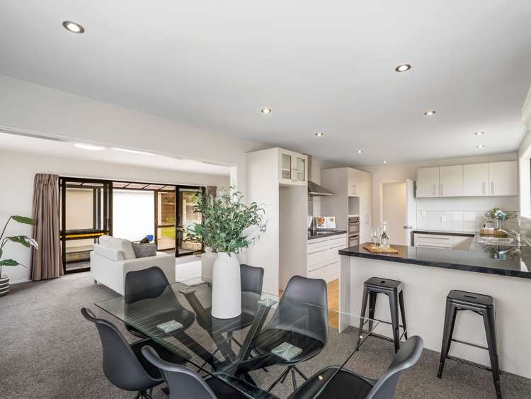 49 Yellowstone Crescent Burwood_14