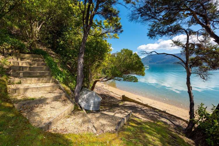 2453 Kenepuru Road Kenepuru Sound_17