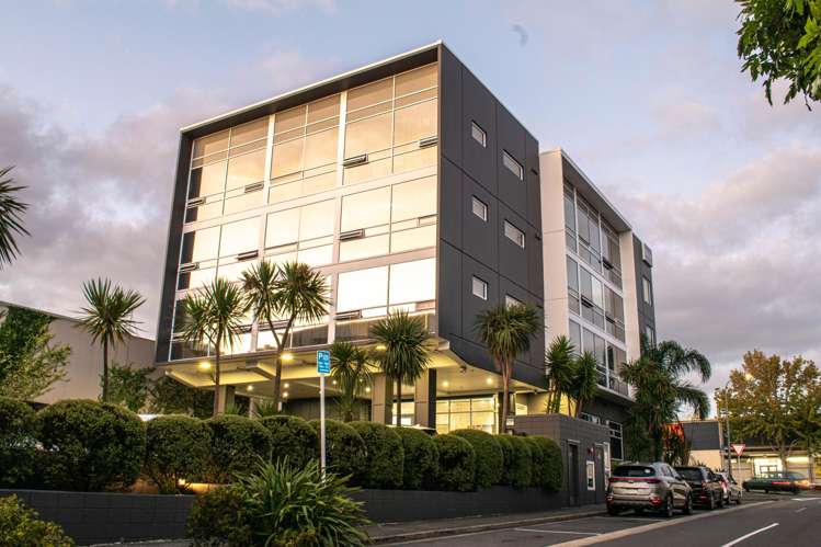 16/12 Wadier Place_5