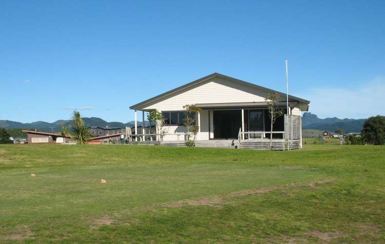 103 The Fairway Matarangi_6