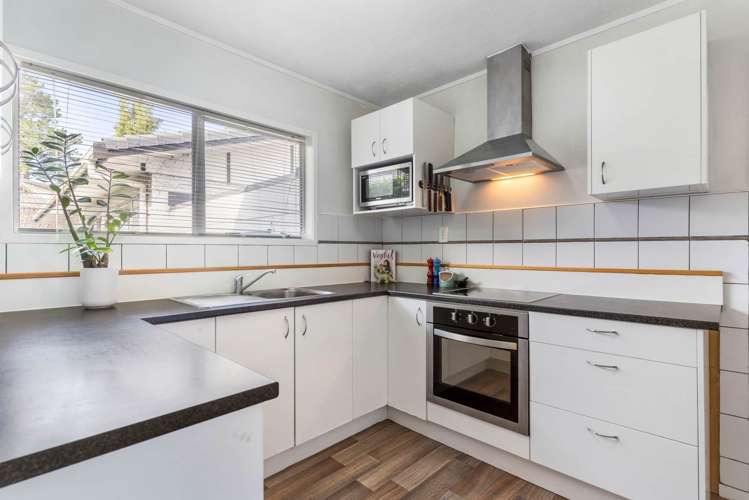 2/18 Woodlands Crescent Browns Bay_9