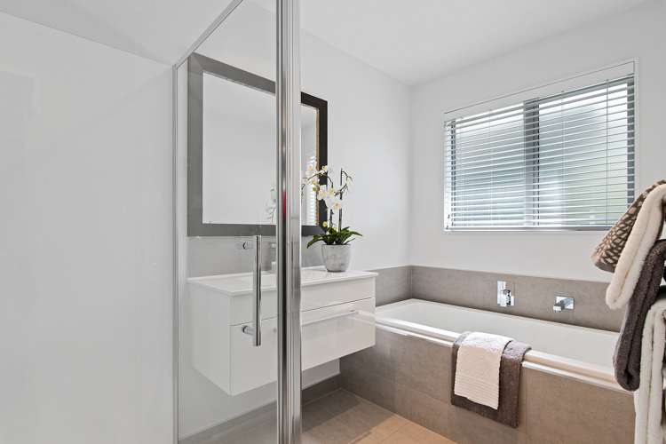 32 Crabb Fields Lane Riverhead_16