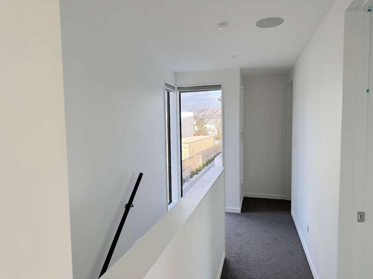 1/5 Clarence Street South Addington_18