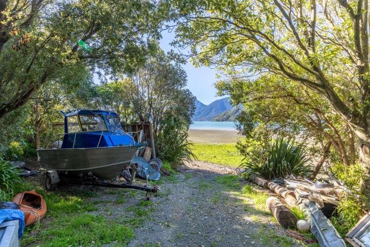 16 Belvue Bay Road Havelock_32