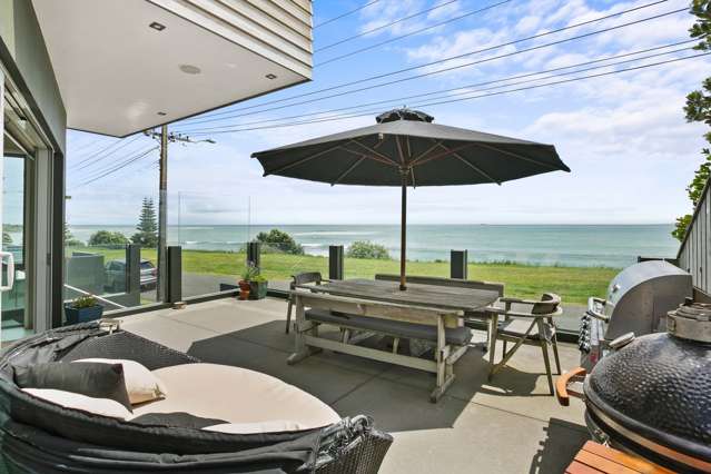 Beachfront Retreat - Coastal Charm