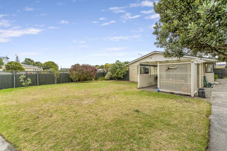 44 Norfolk Crescent Otaki Beach_17