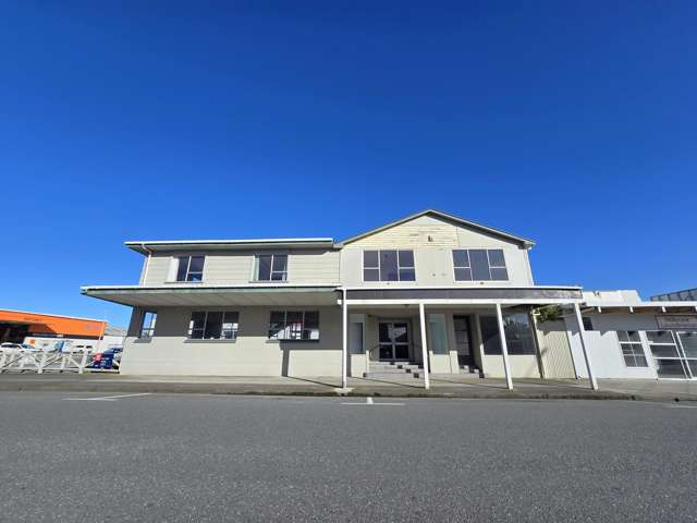 Prime commercial building in Hokitika CBD