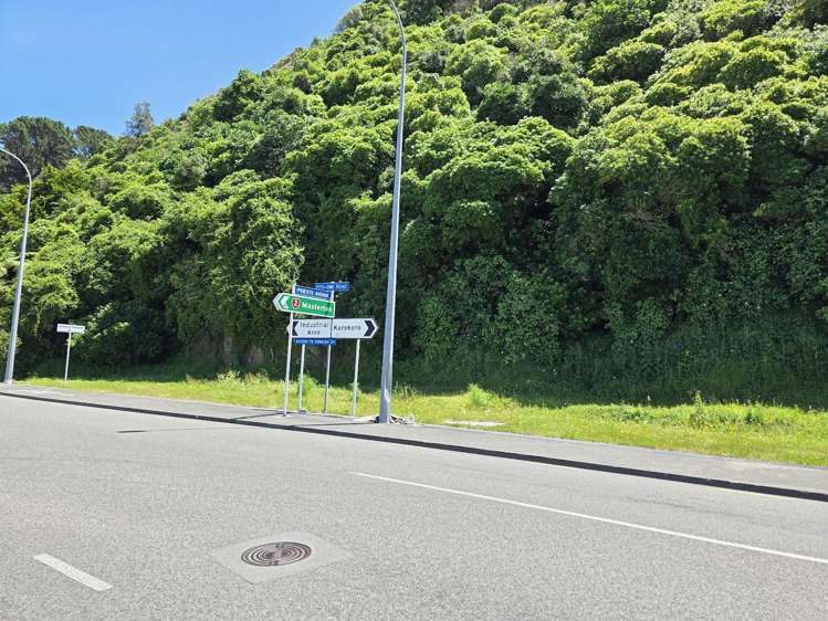 8 Pito-One Road Korokoro_11