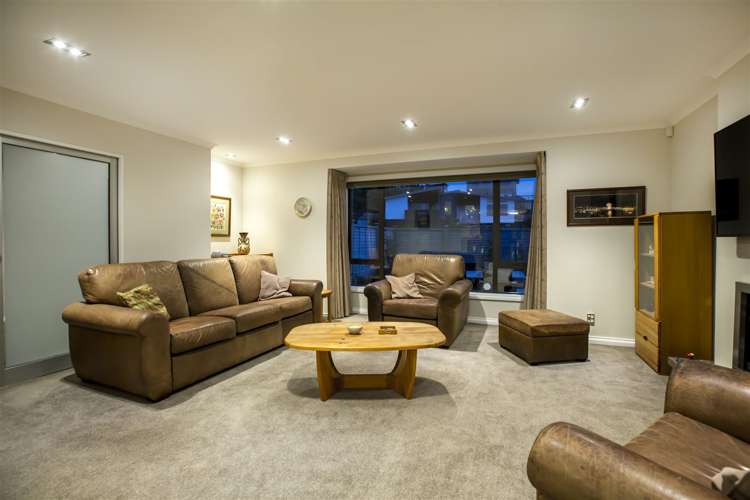 12 Aoraki Rise Aotea_5