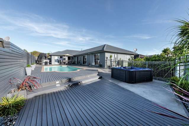 6 John Brooke Crescent East Tamaki Heights_1