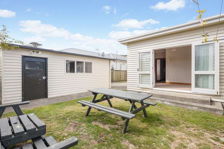 12 Bentinck Avenue Strathmore Park_11