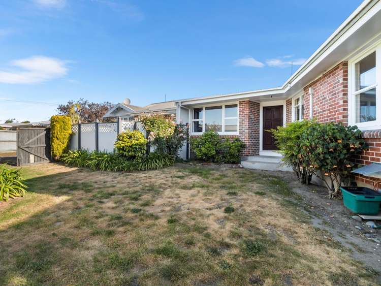 6 Robin Street Burwood_22